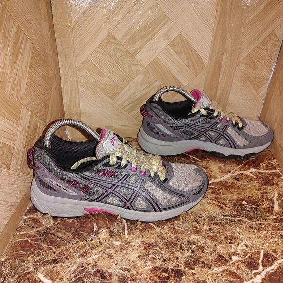 Asics women's gray running shoes sneaker size 7.       489 - Picture 2 of 11